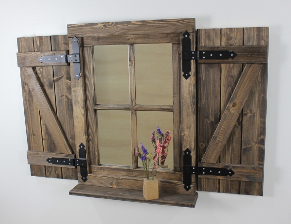 Deko Fenster mit Glasspiegel, FEnsterläden und Ablage